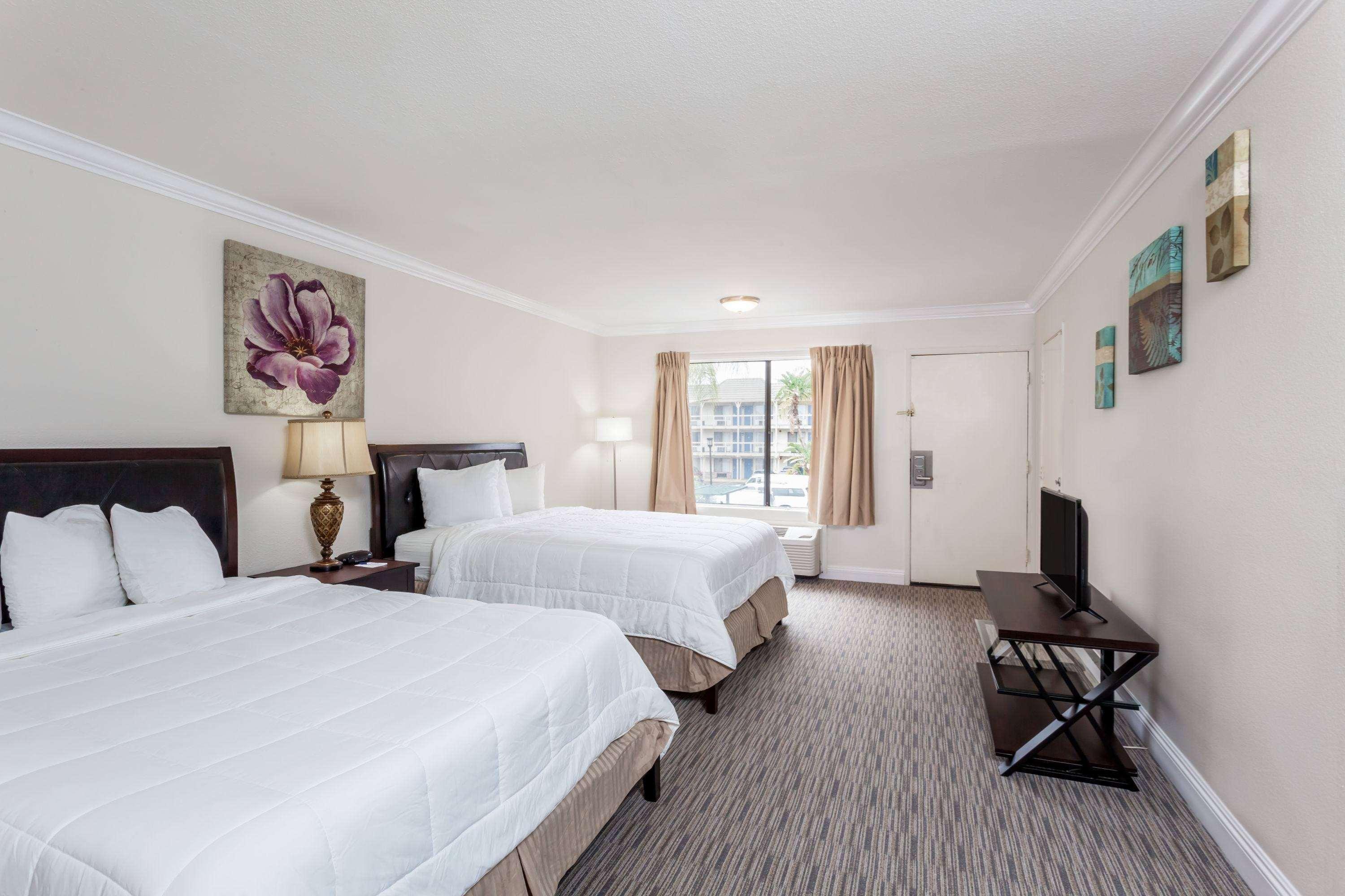 Ramada By Wyndham Anaheim Convention Center Hotel Екстериор снимка