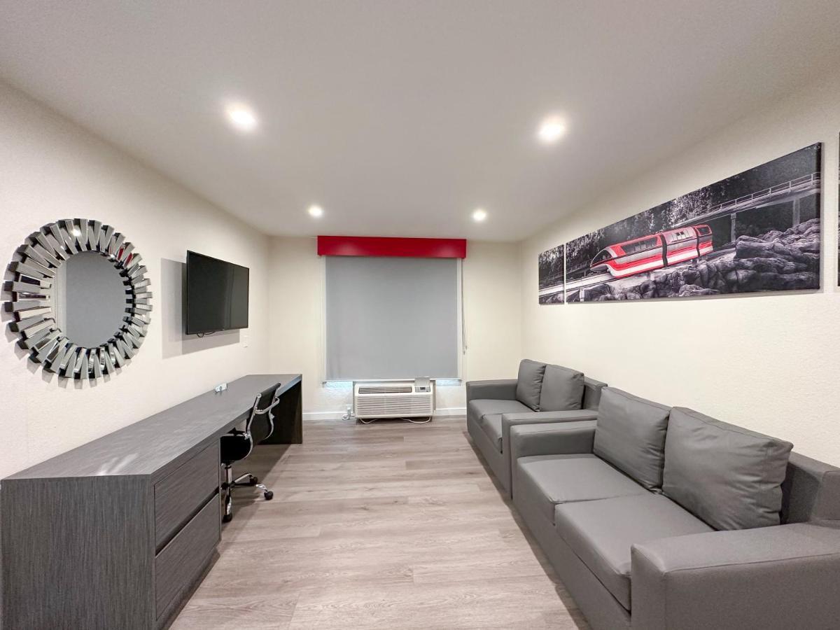 Ramada By Wyndham Anaheim Convention Center Hotel Екстериор снимка