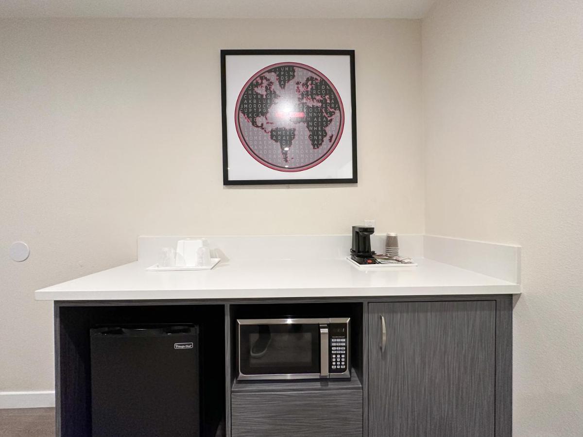 Ramada By Wyndham Anaheim Convention Center Hotel Екстериор снимка