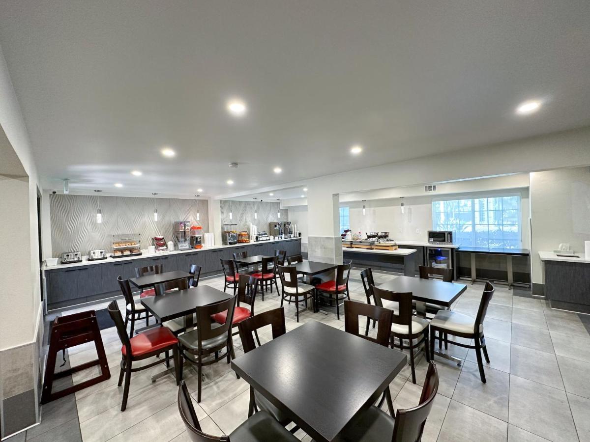 Ramada By Wyndham Anaheim Convention Center Hotel Екстериор снимка