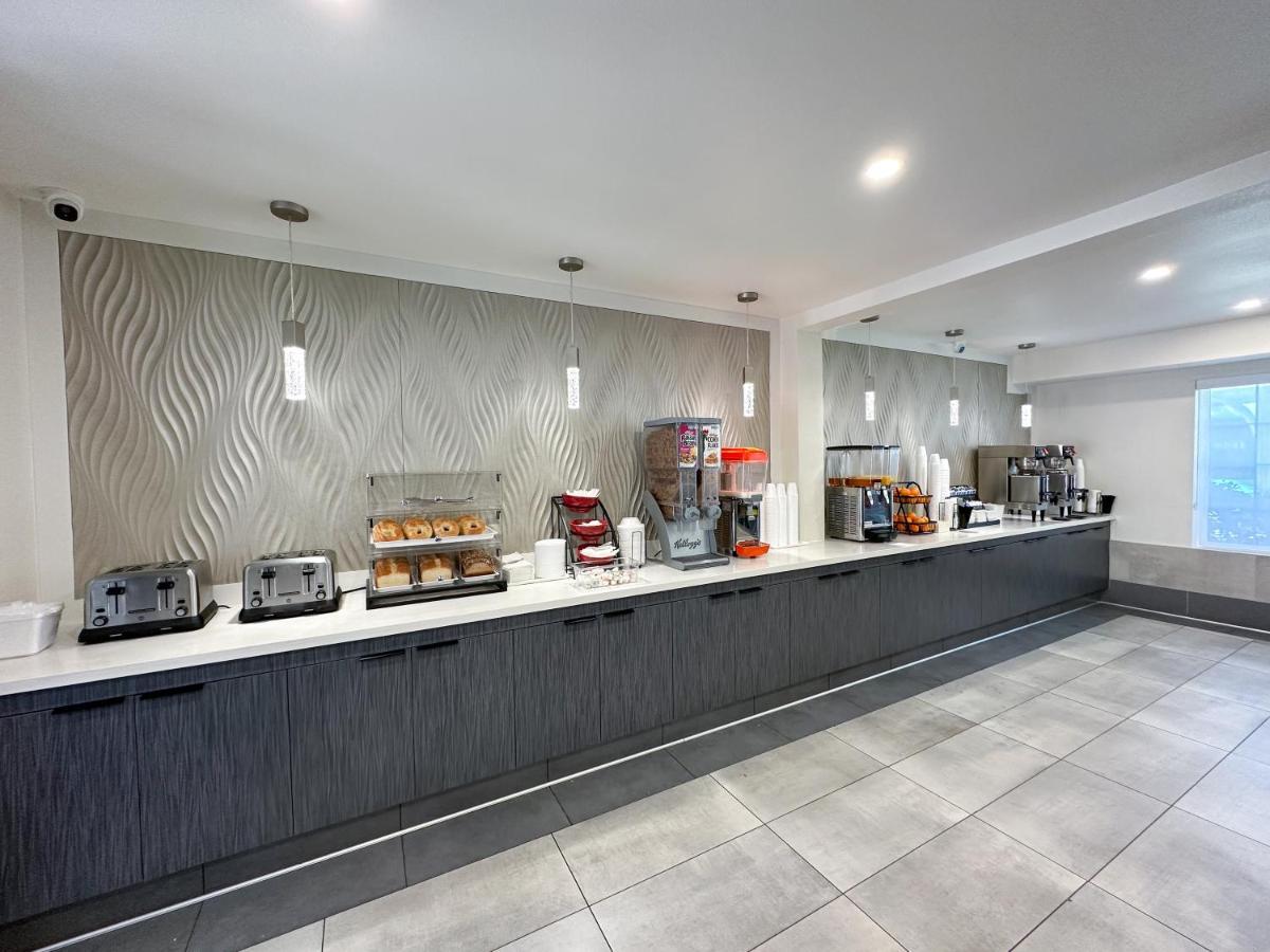 Ramada By Wyndham Anaheim Convention Center Hotel Екстериор снимка