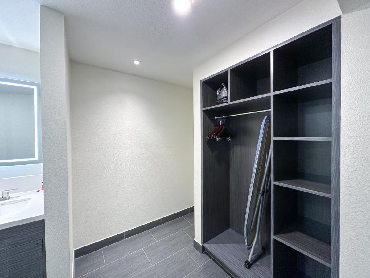 Ramada By Wyndham Anaheim Convention Center Hotel Екстериор снимка
