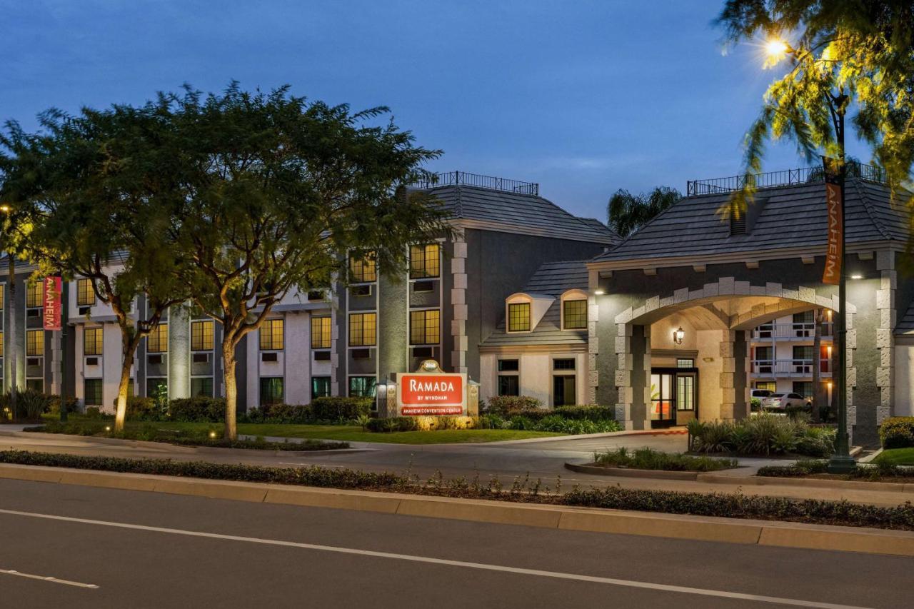 Ramada By Wyndham Anaheim Convention Center Hotel Екстериор снимка