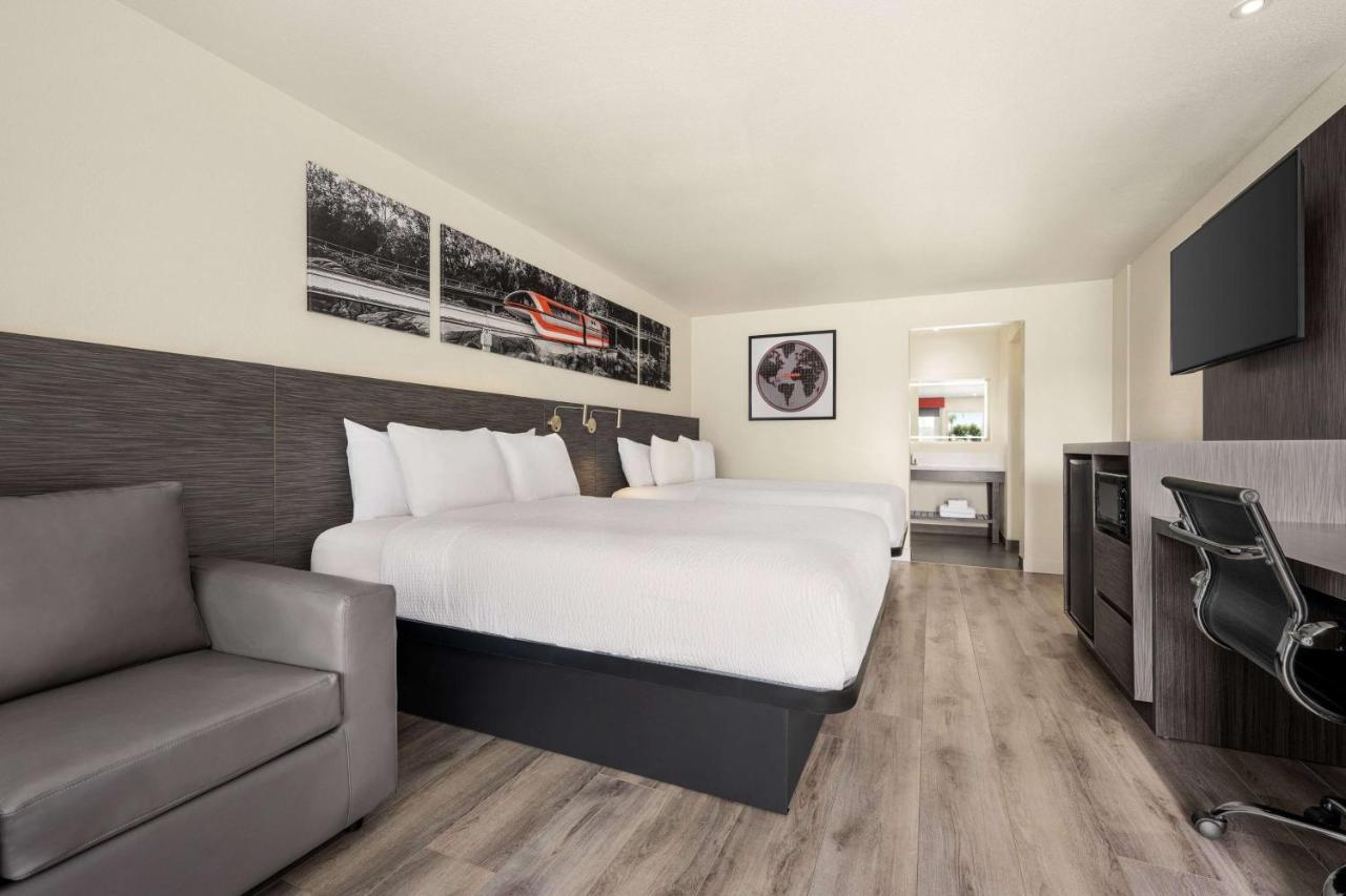 Ramada By Wyndham Anaheim Convention Center Hotel Екстериор снимка