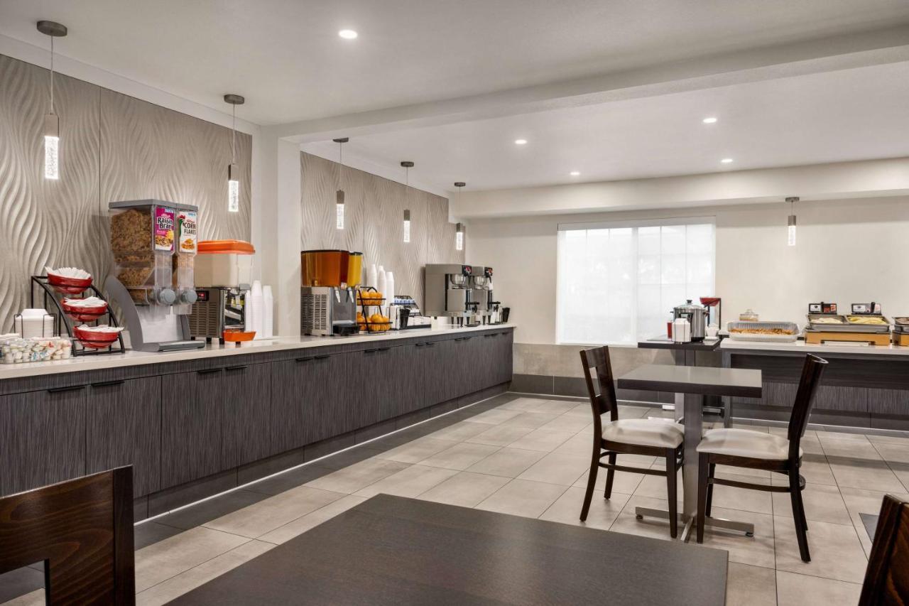 Ramada By Wyndham Anaheim Convention Center Hotel Екстериор снимка