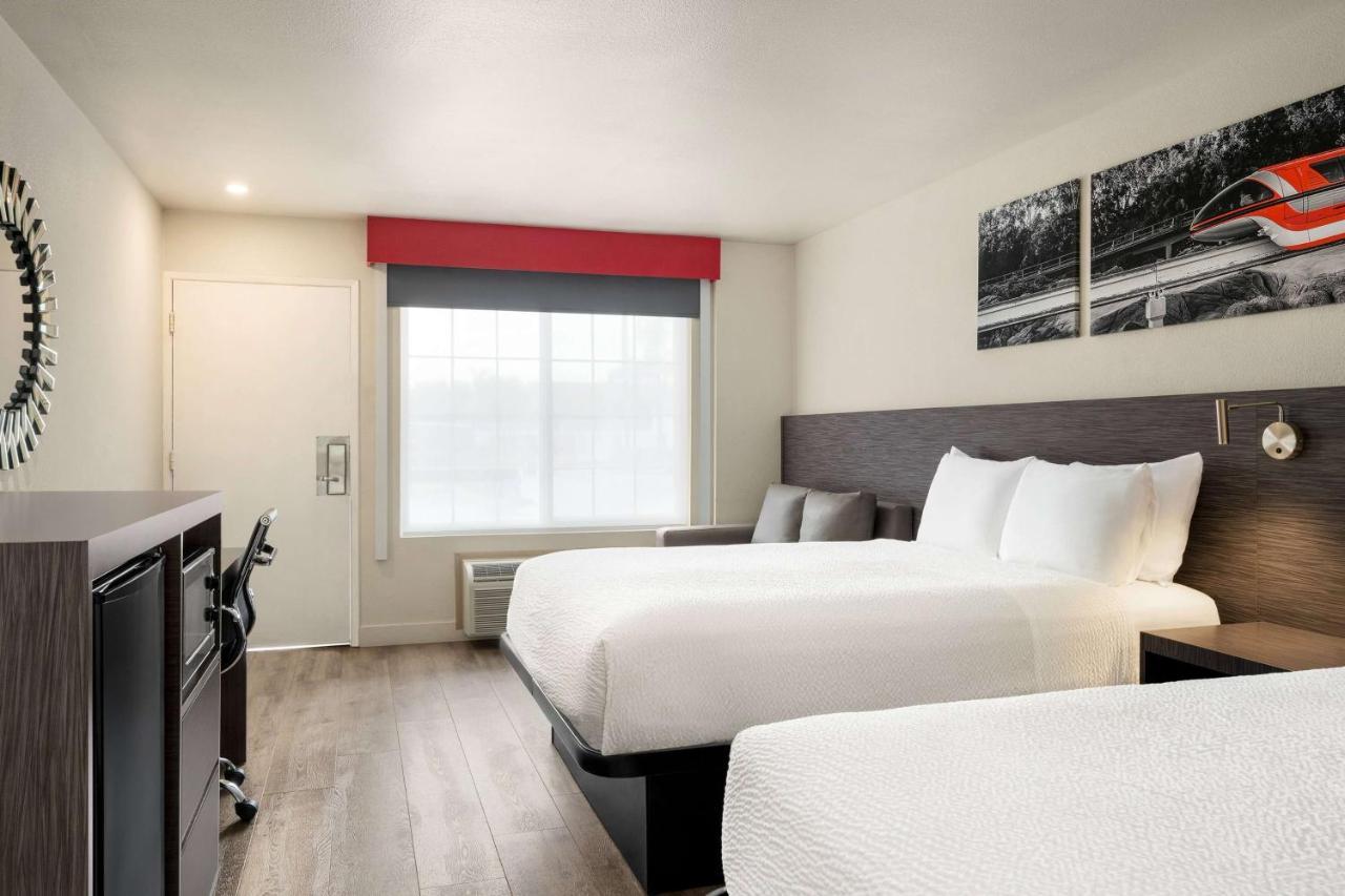Ramada By Wyndham Anaheim Convention Center Hotel Екстериор снимка